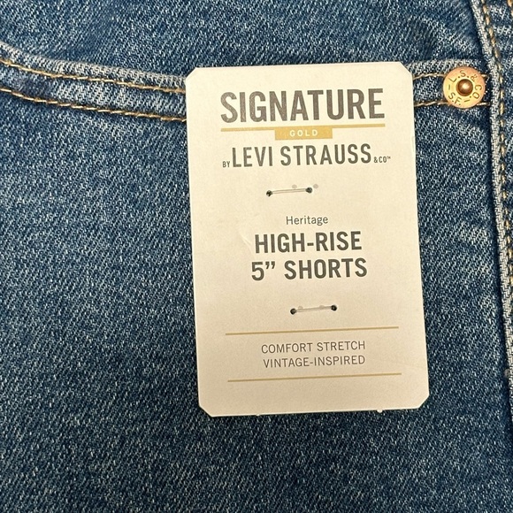 Women’s Levi’s 16 XL 1X Navy Blue Denim Jeans Shorts Ripped Cut Offs Stretch NWT - Picture 8 of 11